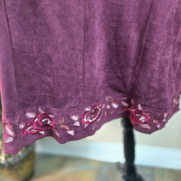 Curations Size 1X Burgundy Floral Embroidered Long Open Front Blazer Faux Suede - Picture 9 of 12